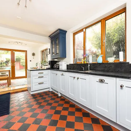 4bed 2,5 Bath House With Garden Near Kilmainham Gaol Hébergement de vacances Dublin